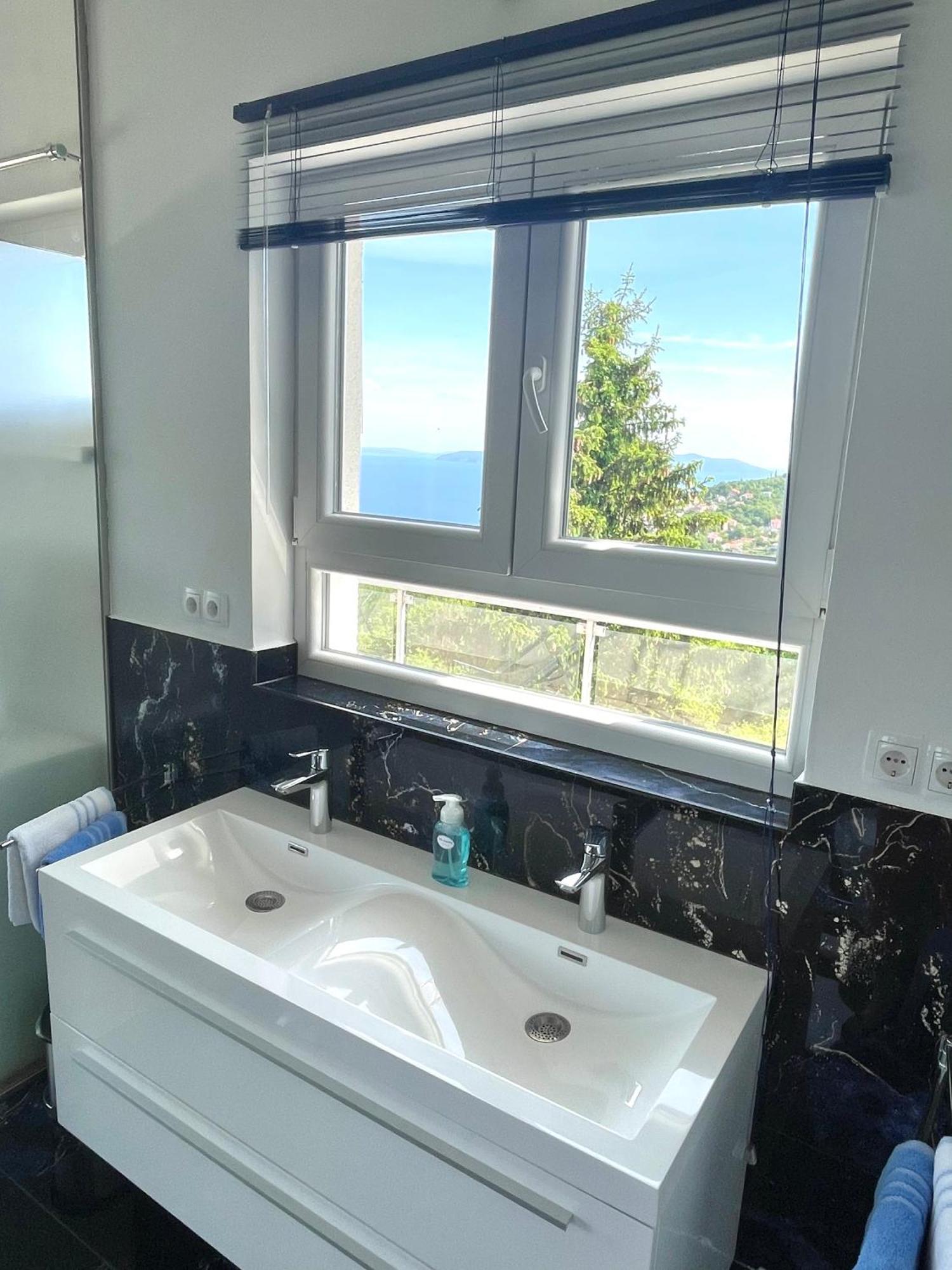 Luxury Villa Eternity - Marvelous Sea View - Box Spring Beds - Opatija-Poljane المظهر الخارجي الصورة